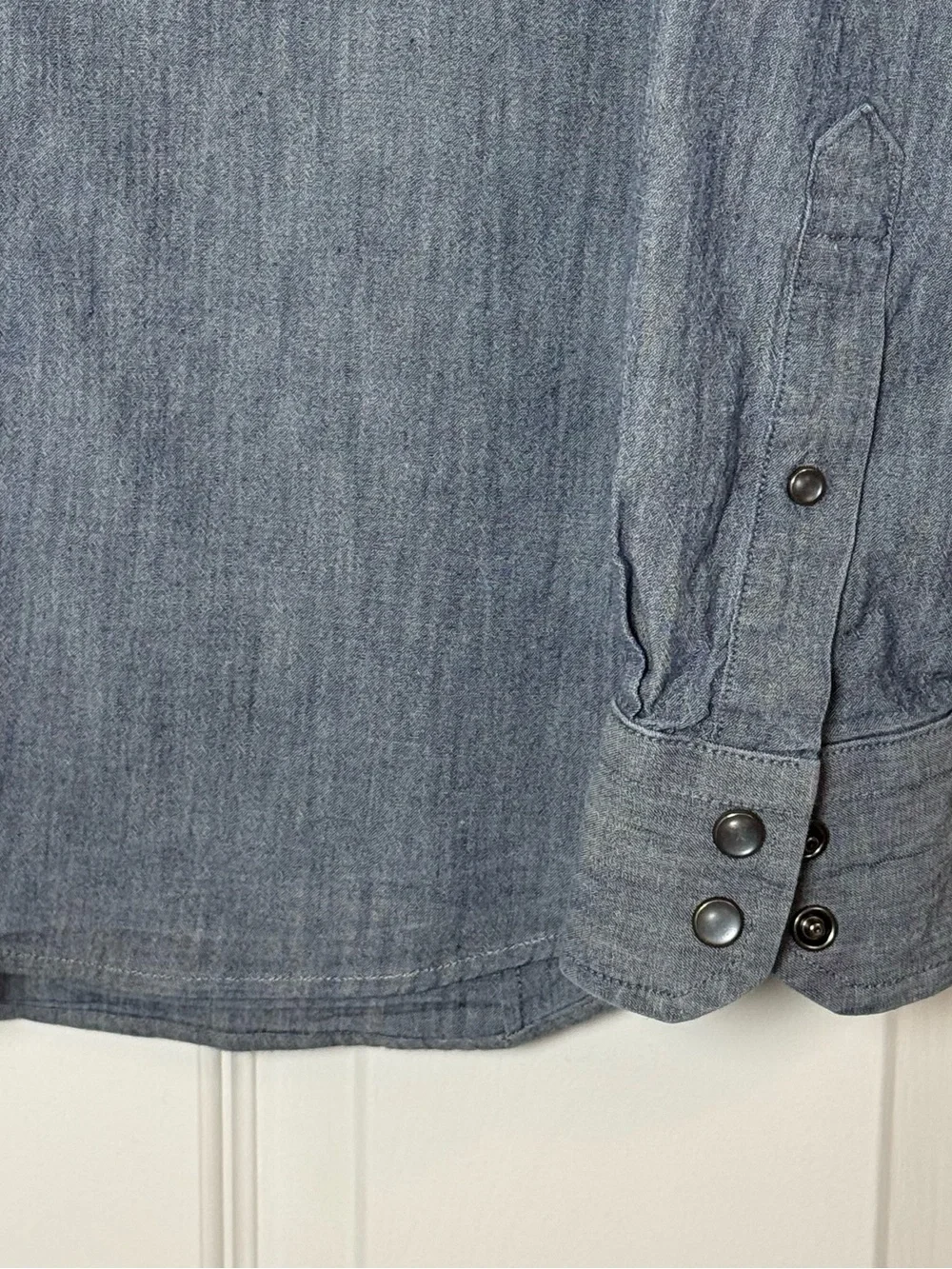 Banana Republic Men's Western Chambray Button-Down Shirt Pearl Snap Buttons